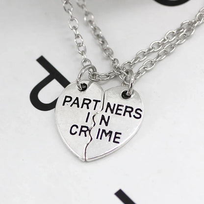 2pcs/set Splicing Necklace Heartbroken Pendant Necklace Men and Women