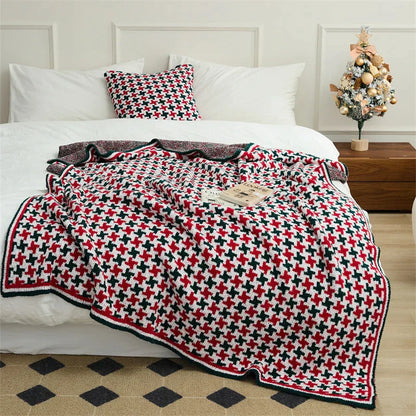 DecorBites™ Kawaii Bee Pattern Cozy Blanket - Super Soft White Spot Edge Design