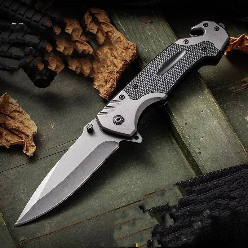 This multi-functional folding knife is a sharp survival knife, suitable for outdoor camping, wilderness survival and fishing
